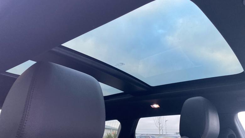 Land Rover Range Rover Evoque 1.5 P300e R-Dynamic SE 5dr Auto Hatchback